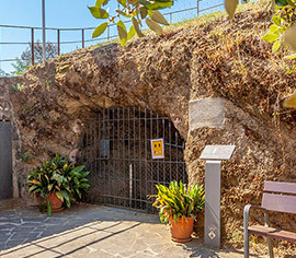 cova-del-relliguer_0000s_0001_cova-del-relliguer_0003s_0001_vescomtat_cabrera_cova_hostalric-2